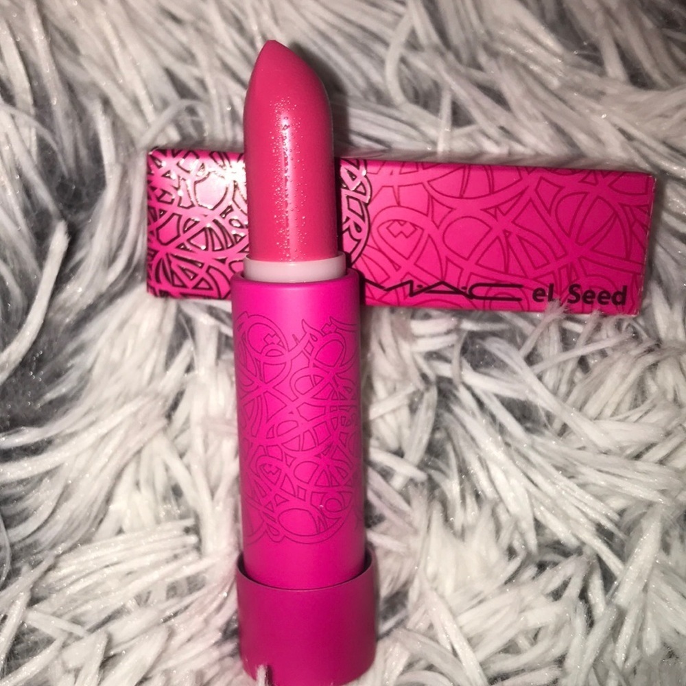 MAC Cosmetics  El Seed declaring love lipstick